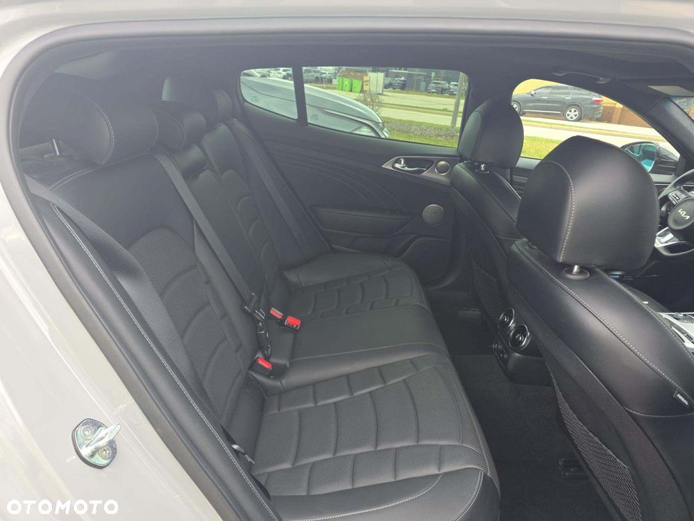 Kia Stinger 3.3 T-GDI V6 GT AWD - 8