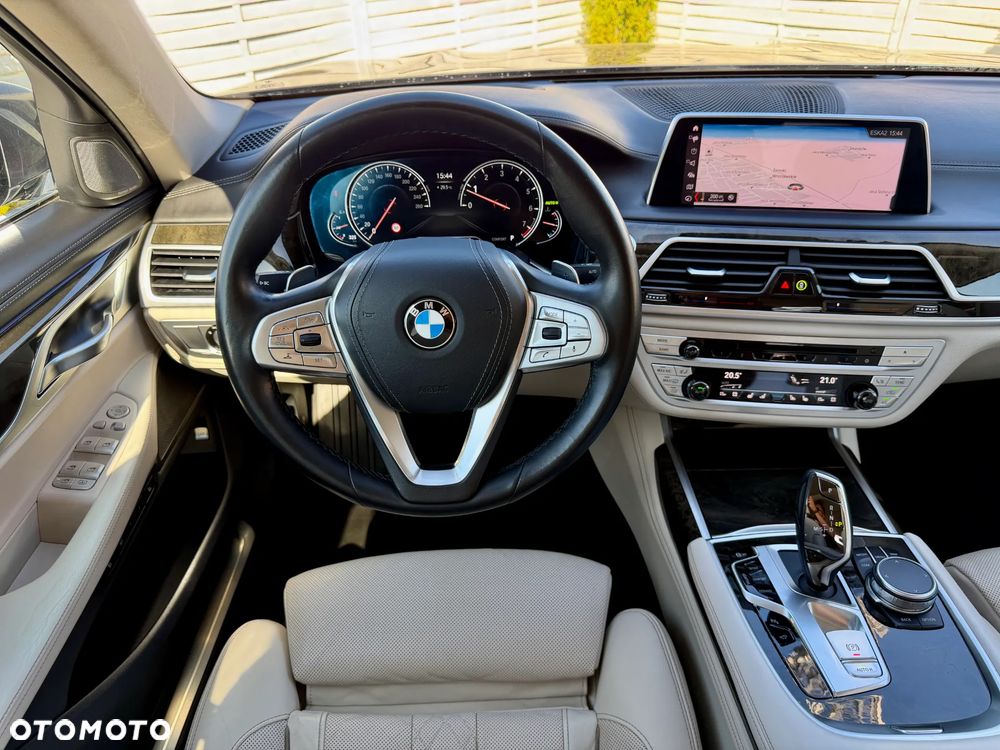 BMW Seria 7 750i xDrive Edition Exclusive - 6