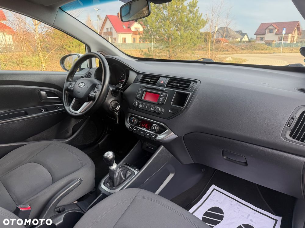 Kia Rio 1.2 Dream Team Edition - 19