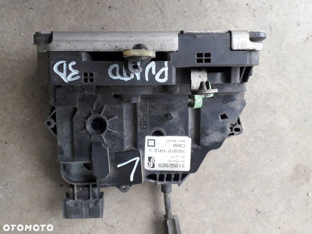 zamek drzwi lewy 51892929 Grande Punto Evo 3 drzwi 6 Pin - 1