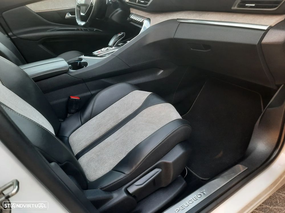 Peugeot 3008 1.6 Hybrid GT Pack e-EAT8 - 27