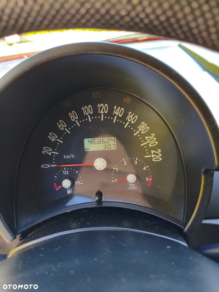 Volkswagen New Beetle - 8