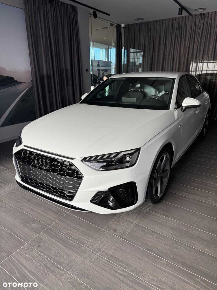 Audi A4 Limousine - 14