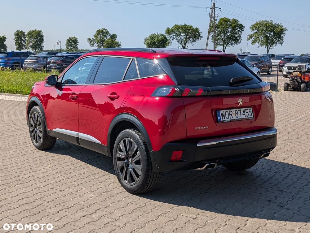 Peugeot 2008 1.2 Pure Tech Allure S&S - 11