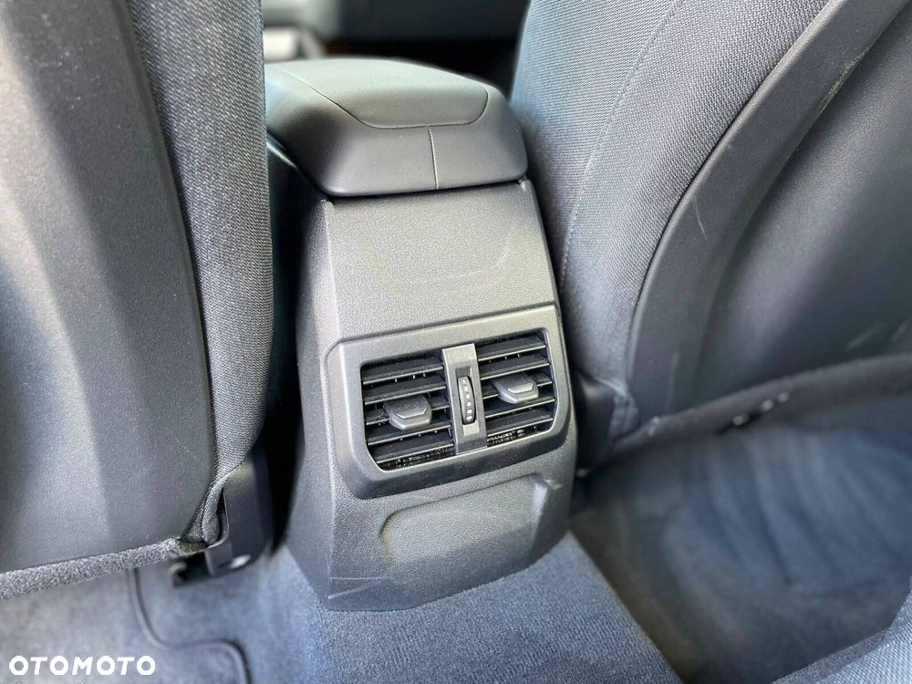 BMW Seria 1 - 30