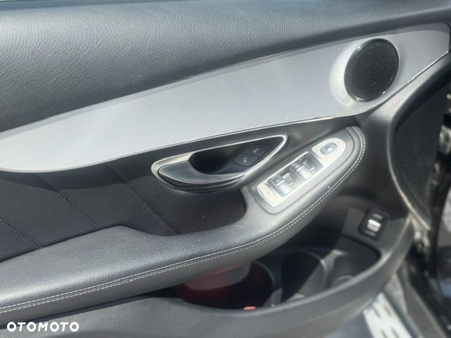 Mercedes-Benz GLC 250 d 4Matic 9G-TRONIC AMG Line - 27