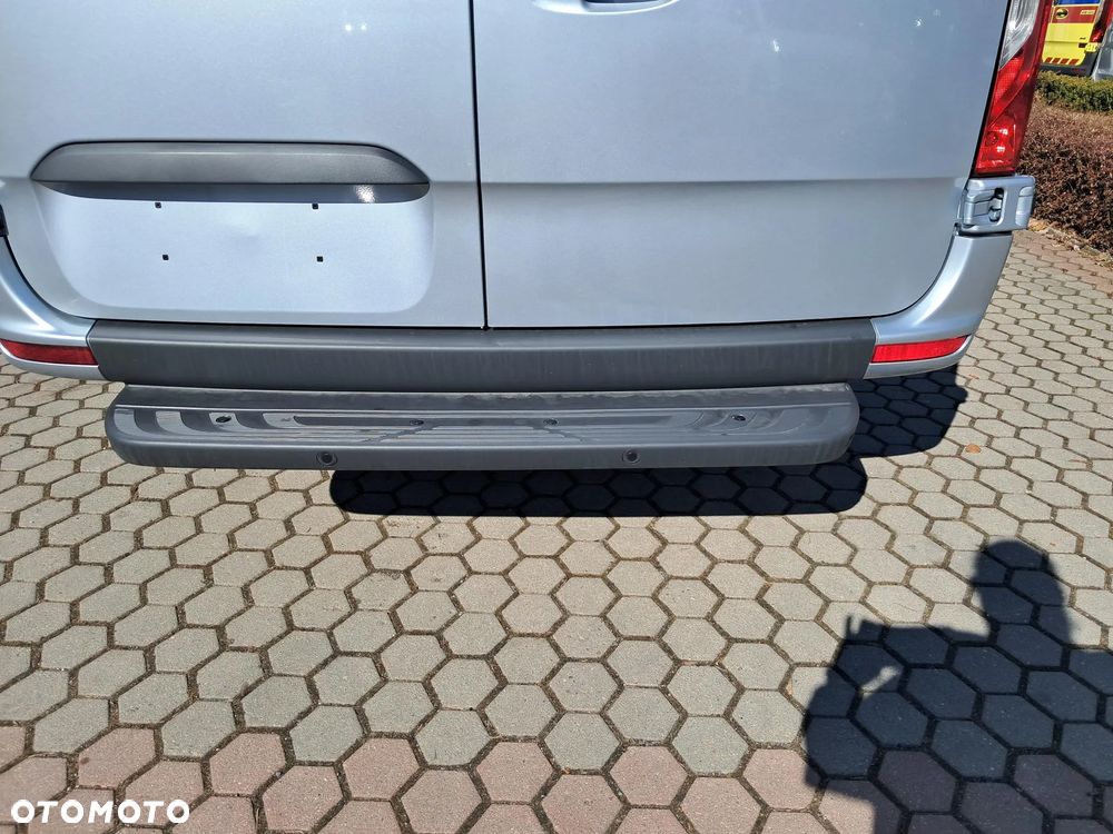 Mercedes-Benz Sprinter 319 - 6