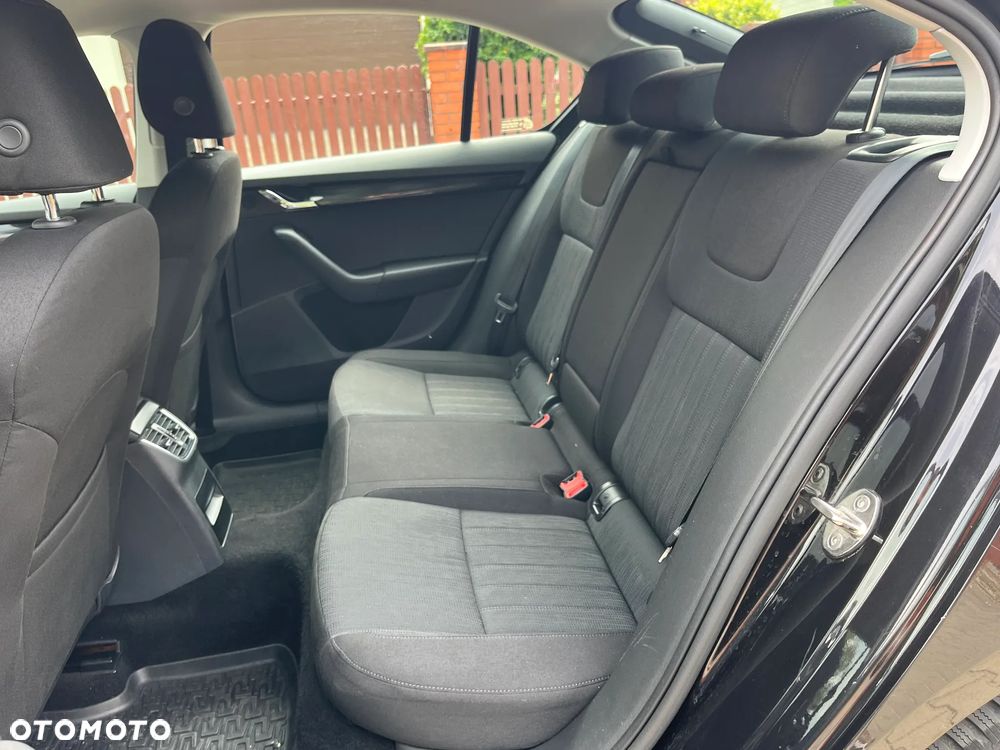 Skoda Octavia 2.0 TDI SCR 4x4 Ambition DSG - 9