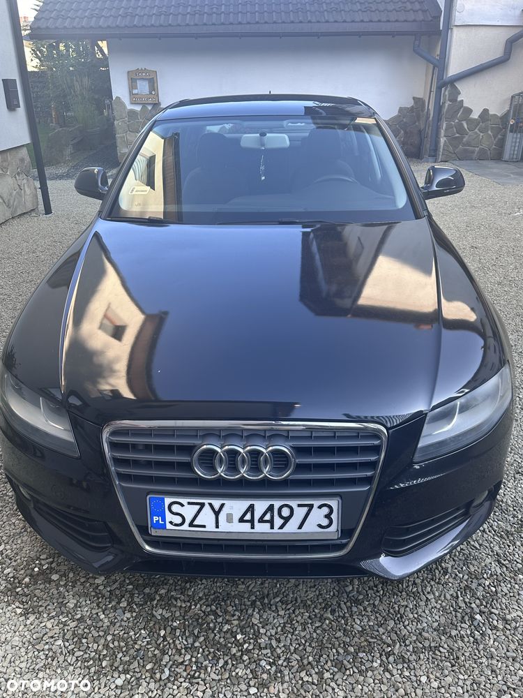Audi A4 Limousine - 1