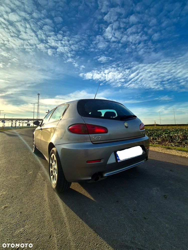 Alfa Romeo 147 1.6 Twin Spark Black Line - 4