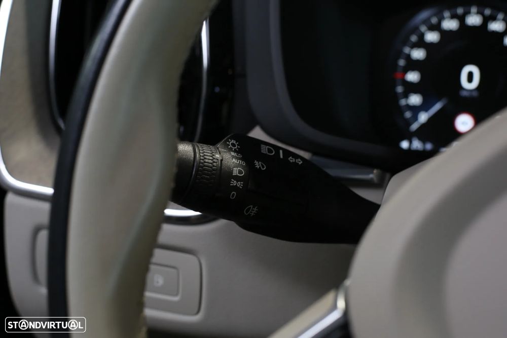 Volvo XC 60 2.0 T6 PHEV Inscription Expression AWD - 19