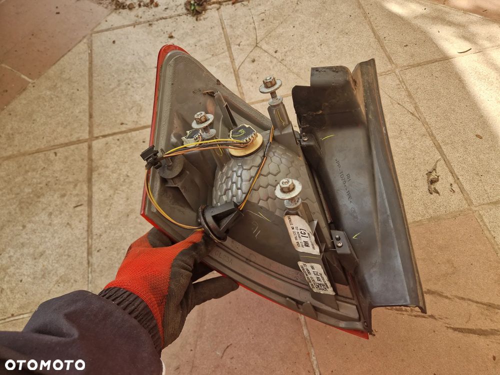 Ford Taurus Tylna Lampa 2015 - 5