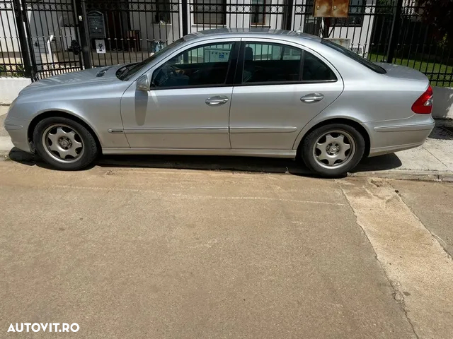 Mercedes-Benz E 200 KOMPRESSOR - 5