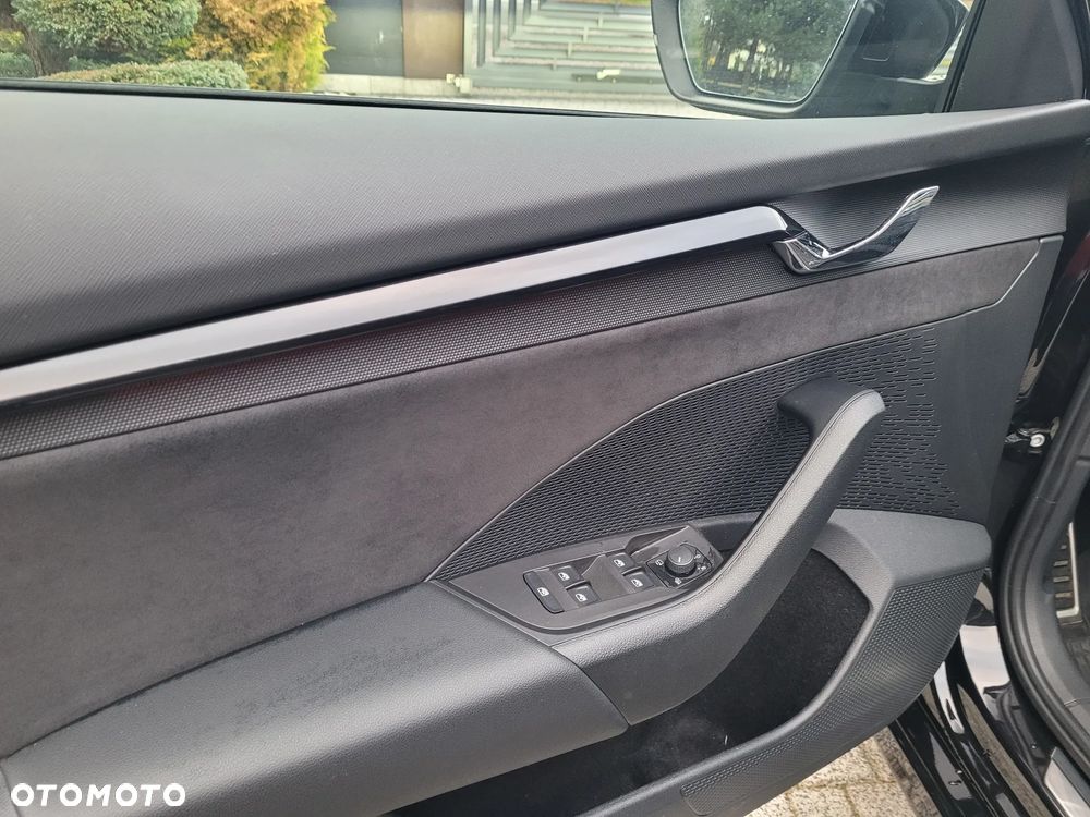 Skoda Octavia Combi 2.0 TDI DSG 4x4 RS - 24