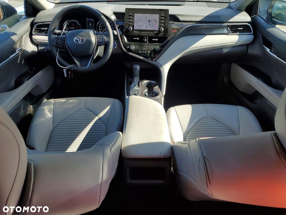 Toyota Camry - 9