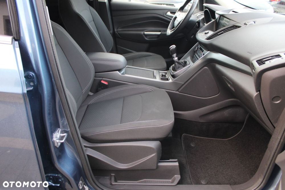 Ford Kuga - 33