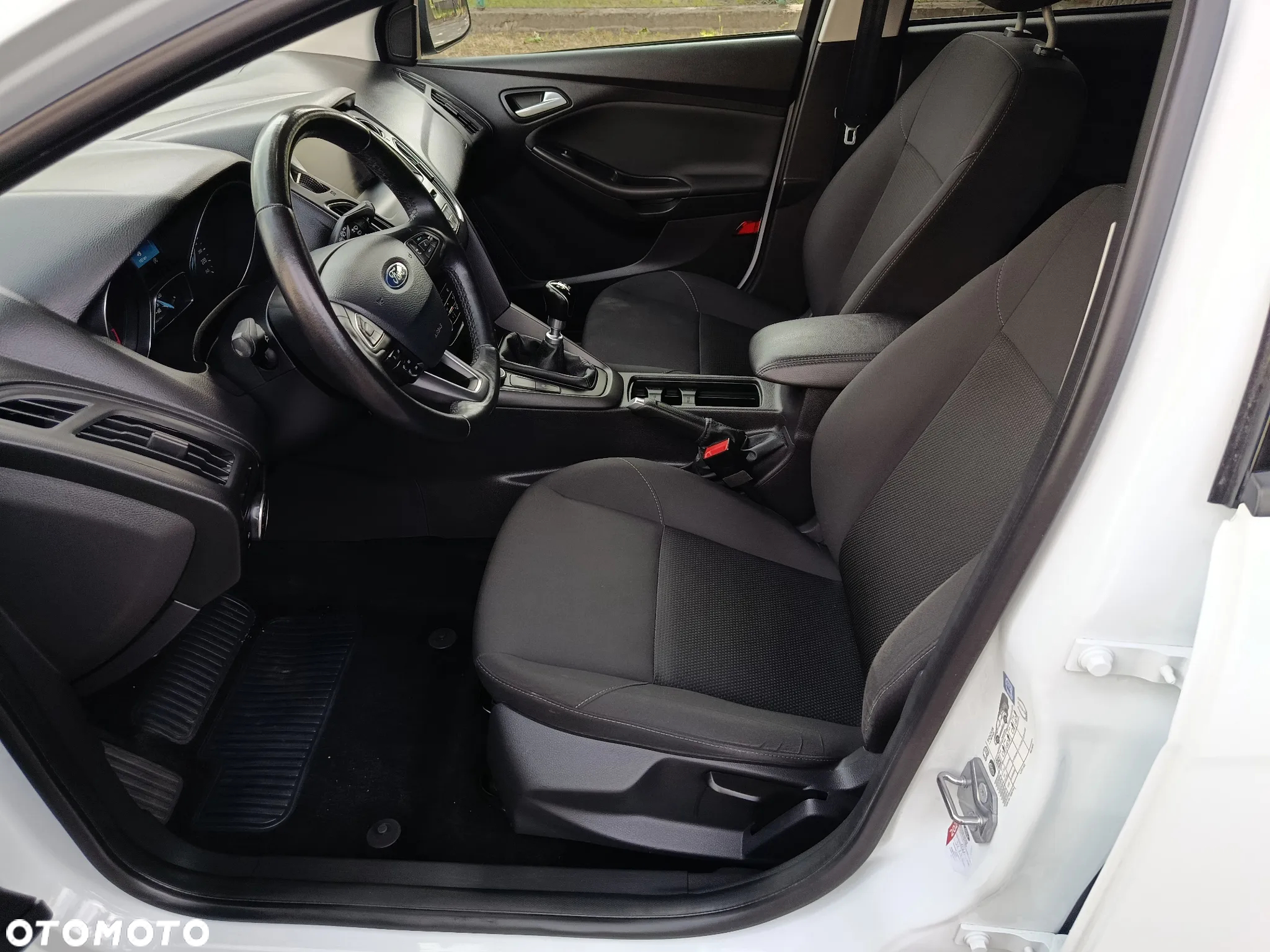 Ford Focus 1.0 EcoBoost Active - 16