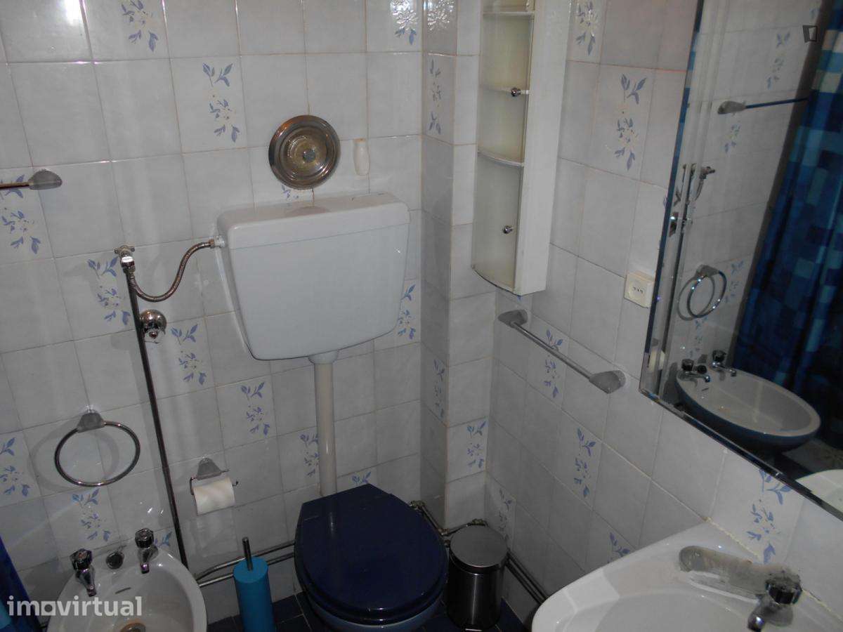Quarto - localizado em Baixa de Santa Clara Coimbra - Grande imagem: 4/9