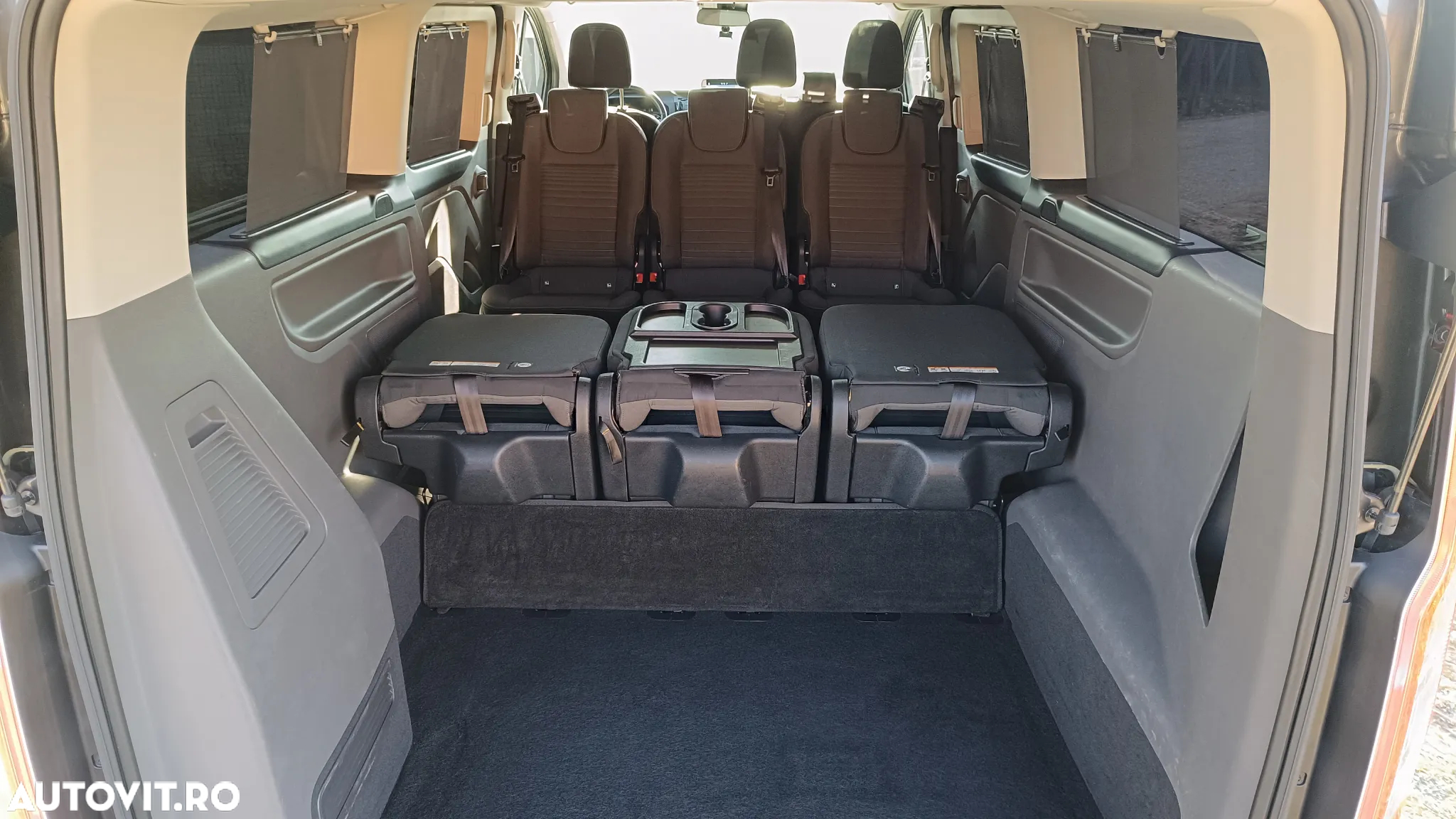 Ford Tourneo Custom Bus 320 2.0 EcoBlue 170 CP L2H1 Titanium Aut. - 19