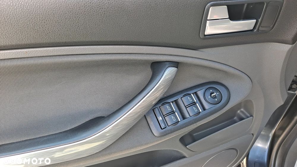 Ford C-MAX - 12