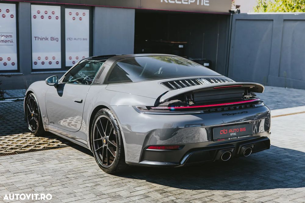 Porsche 911 4 GTS PDK - 18