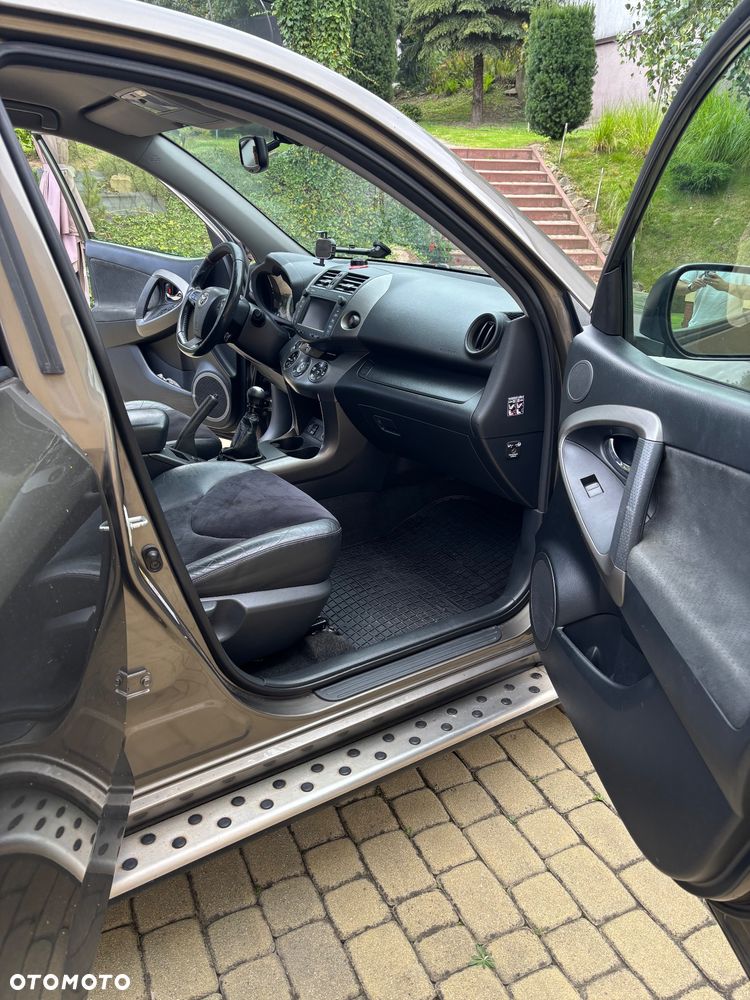 Toyota RAV4 2.2 D-4D 4x4 - 8
