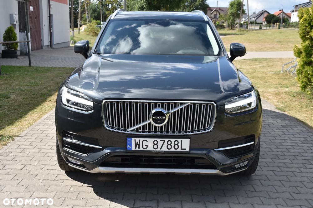 Volvo XC 90 - 9