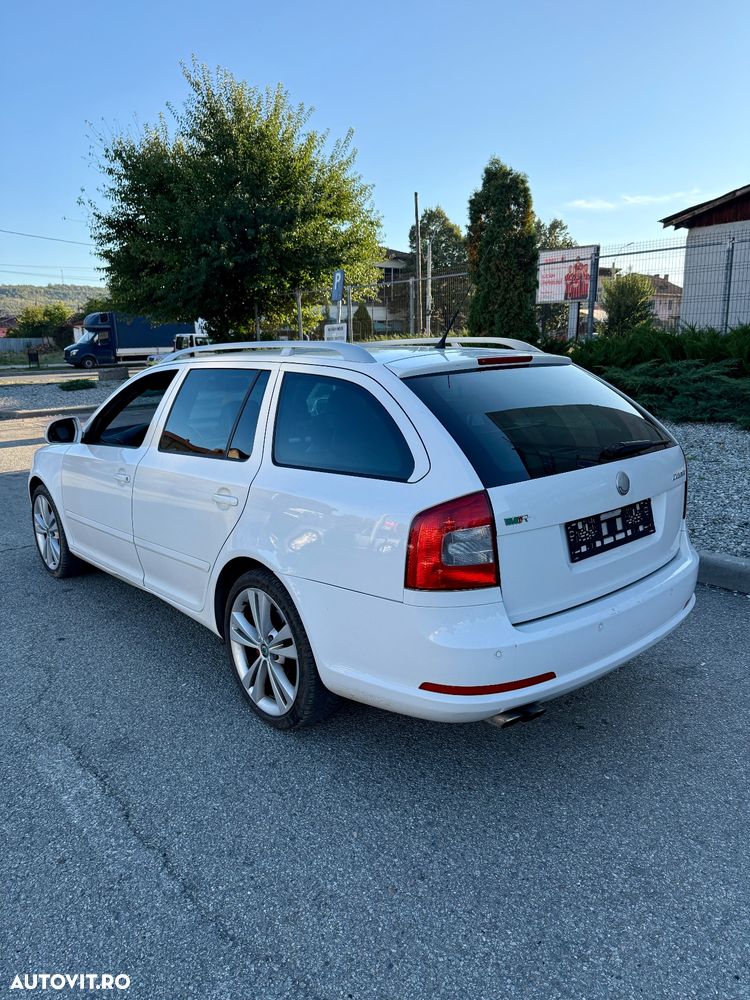 Skoda Octavia Combi 2.0 TDI CR DPF DSG RS - 5
