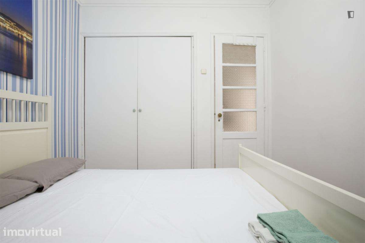 Quarto - localizado em Roma-Areeiro Lisbon - Grande imagem: 5/18