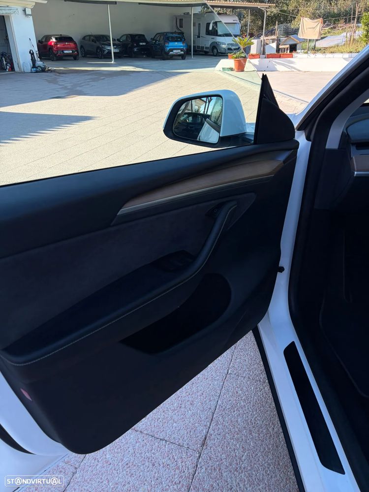 Tesla Model Y Standard - 10