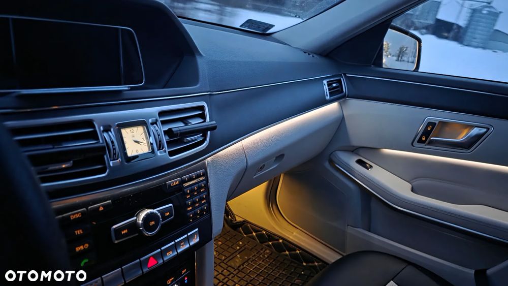 Mercedes-Benz Klasa E 200 7G-TRONIC Elegance - 4