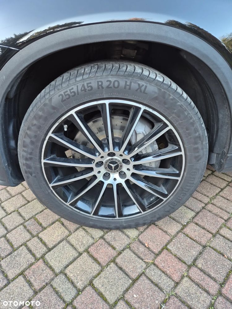 Mercedes-Benz GLC 250 d 4Matic 9G-TRONIC AMG Line - 26