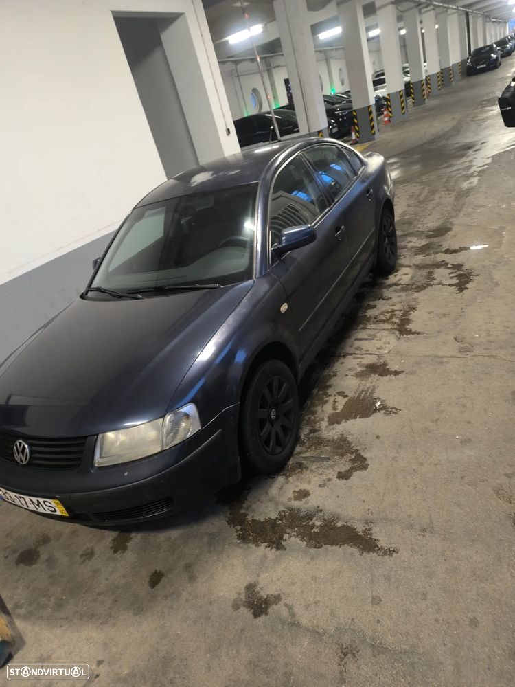 VW Passat 1.9 TDi Confortline - 2