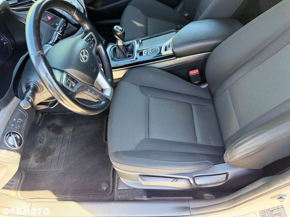 Hyundai i40 Kombi 1.6 Trend - 16