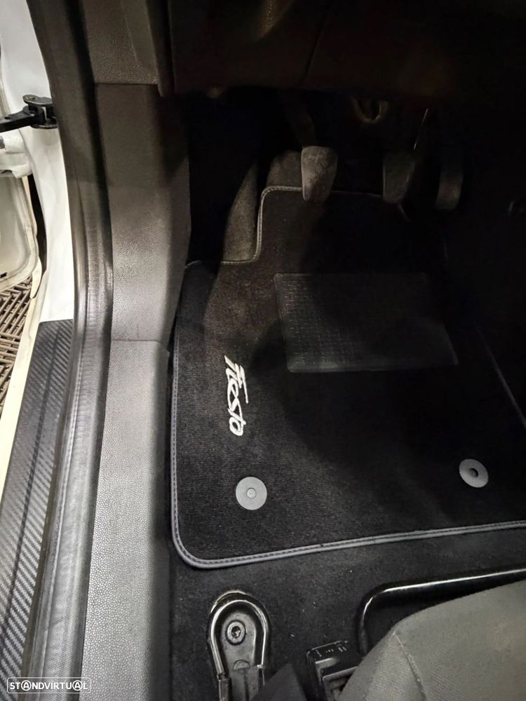 Ford Fiesta 1.5 TDCi Trend - 36