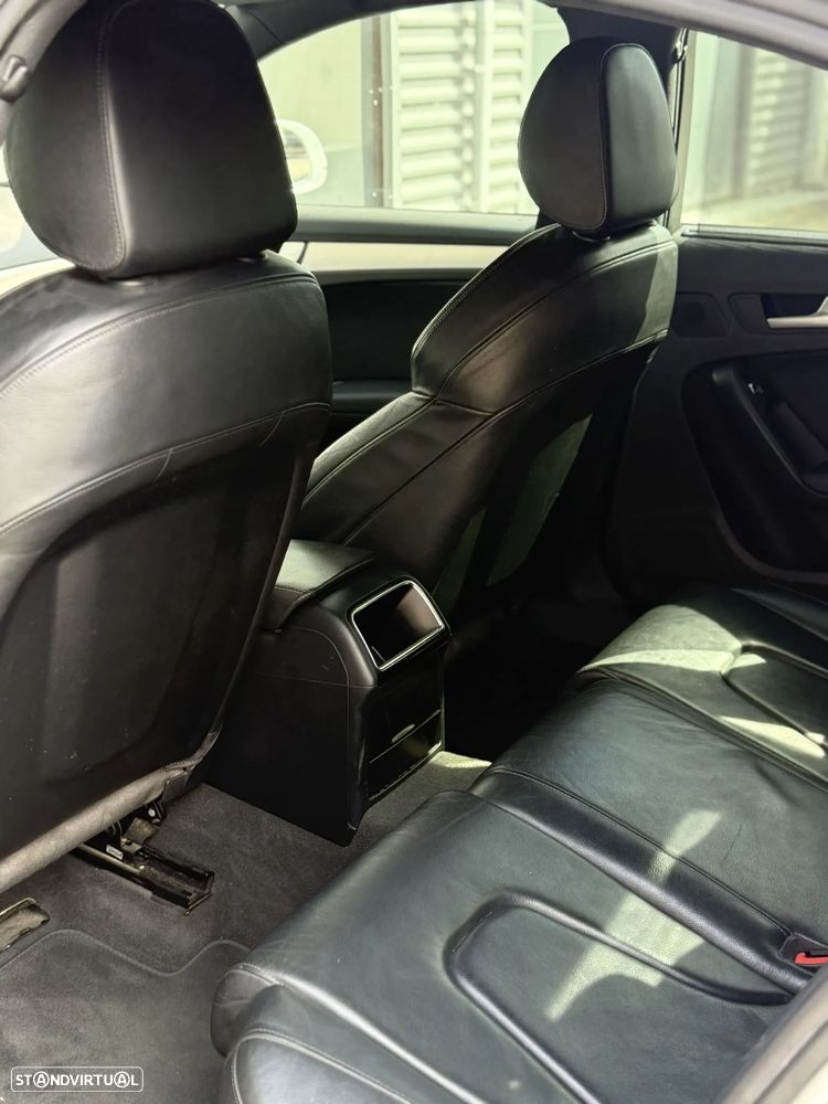 Audi A4 2.0 TDI Business Line S-line - 14