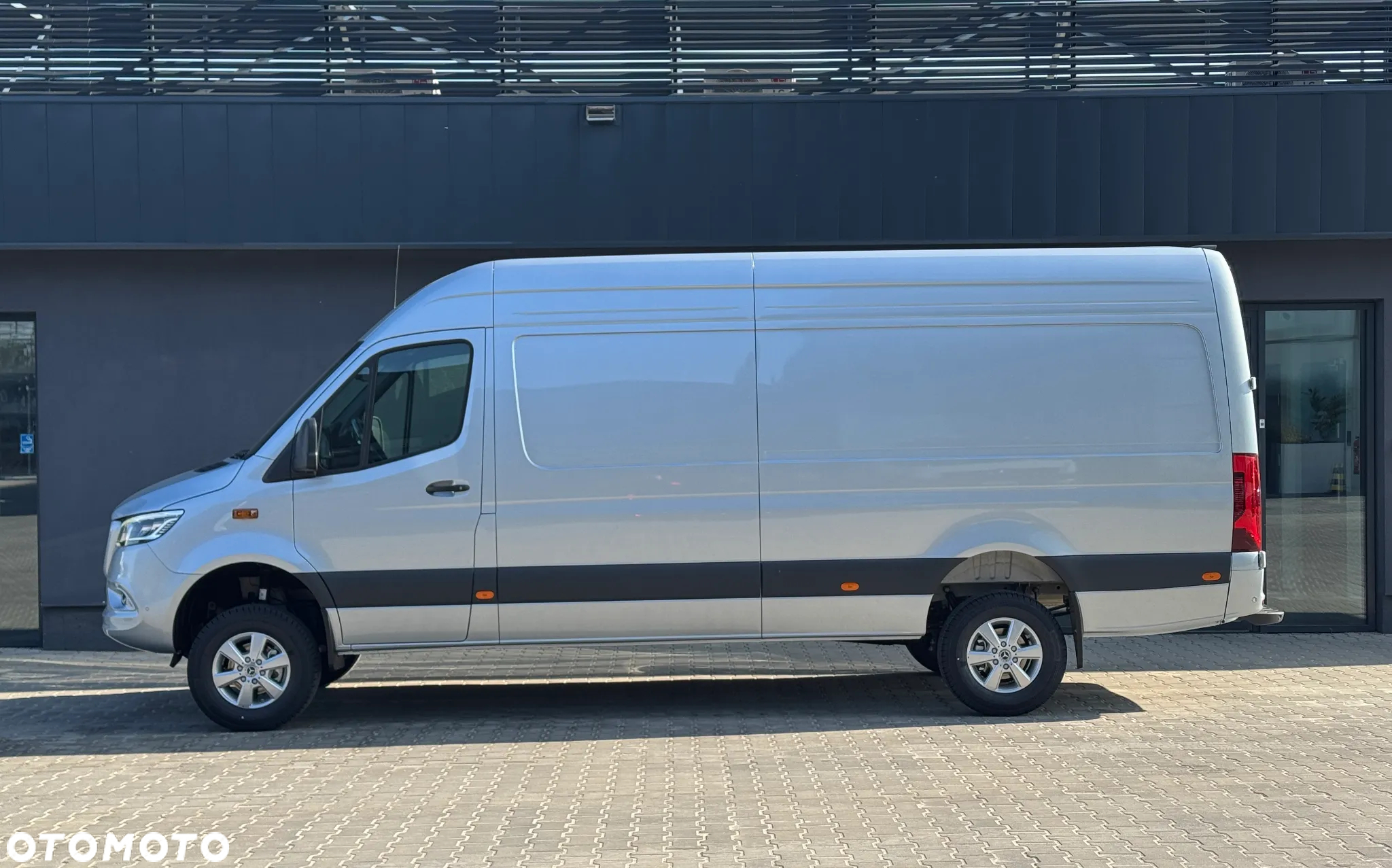 Mercedes-Benz Sprinter - 2