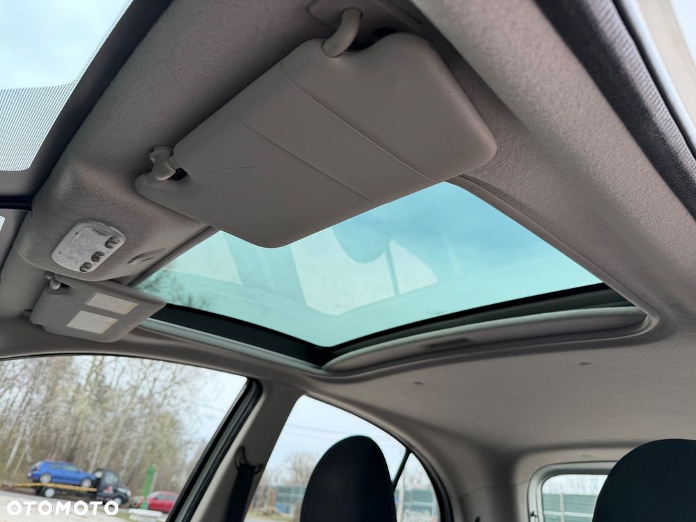 Nissan Micra 1.2 Bild der Frau - 23