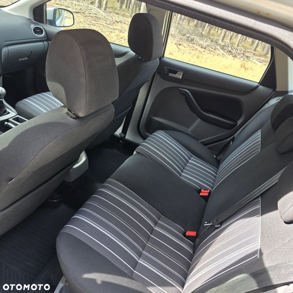 Ford Focus 1.6 Amber X - 8