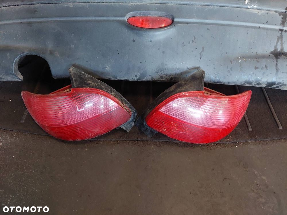 KOMPLETNY TYŁ KLAPA BAGAŻNIKA ZDERZAK TYŁ LAMPY PEUGEOT 206 I 3D EKB - 2