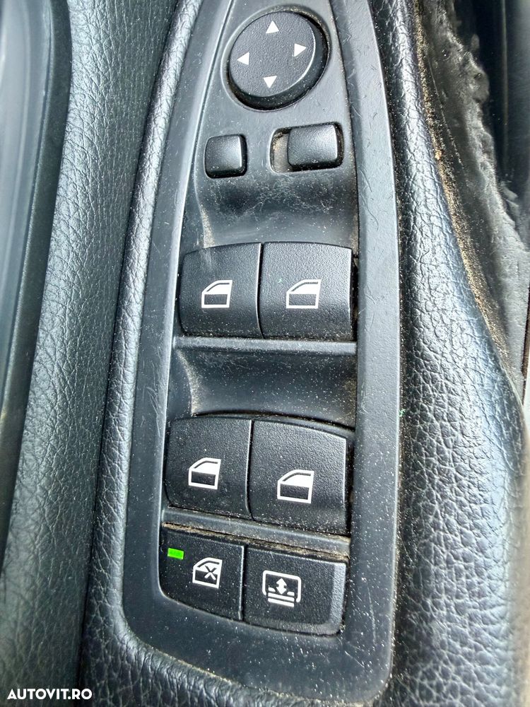 BMW Seria 3 320d DPF Aut. Edition Sport - 9