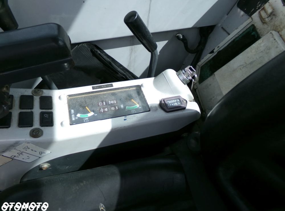 Bobcat x320 minikoparka - 13
