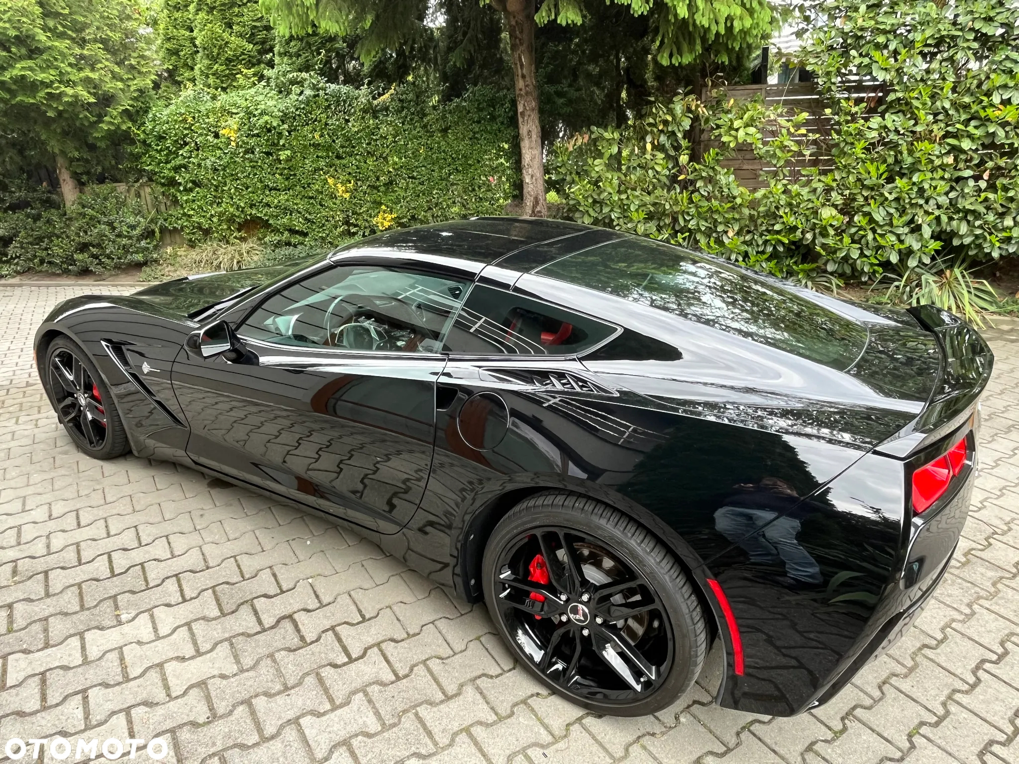 Chevrolet Corvette - 4