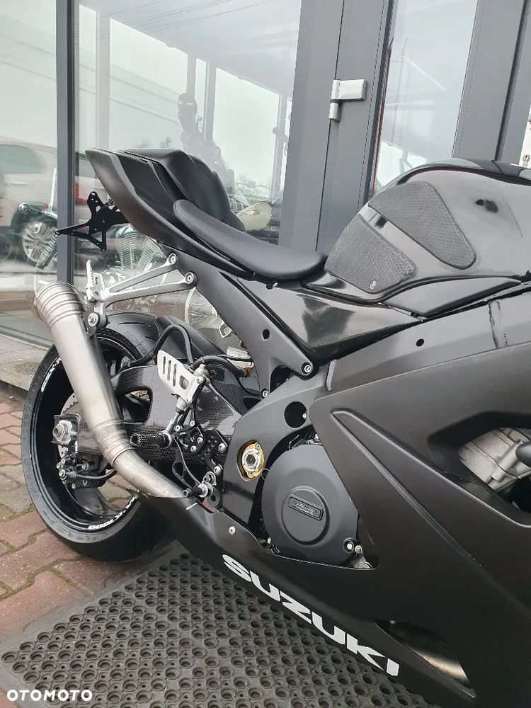 Suzuki GSX-R - 19