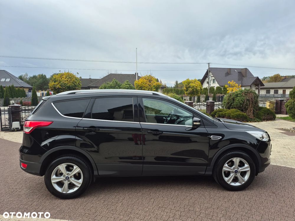 Ford Kuga 1.6 EcoBoost 2x4 Titanium - 3