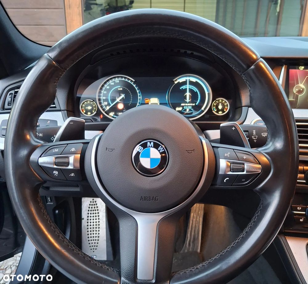 BMW Seria 5 M550d xDrive Sport-Aut - 15