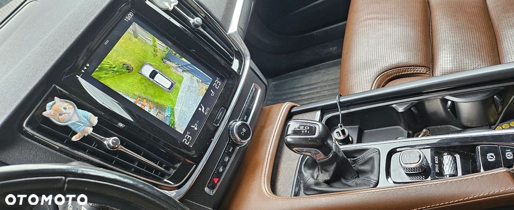 Volvo V90 Cross Country D5 AWD Pro - 19