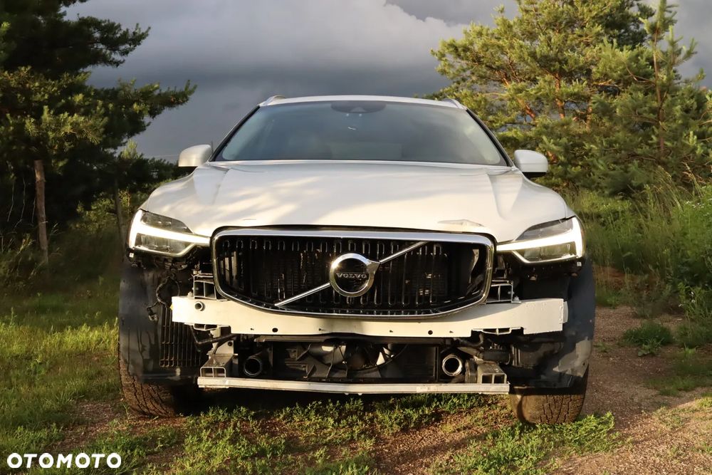 Volvo XC 60 T5 AWD Geartronic Momentum - 8