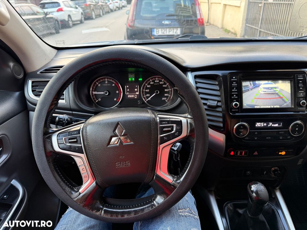 Mitsubishi L200 Double Cab M/T Invite - 21