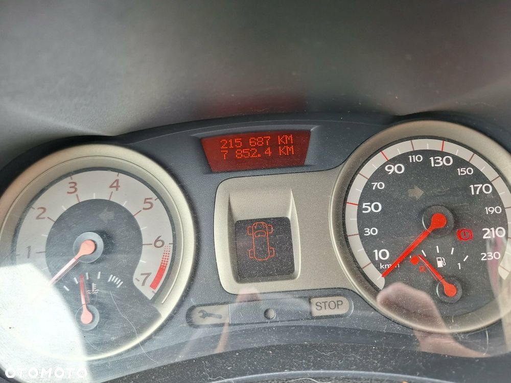 Renault Clio 2006 photo 4